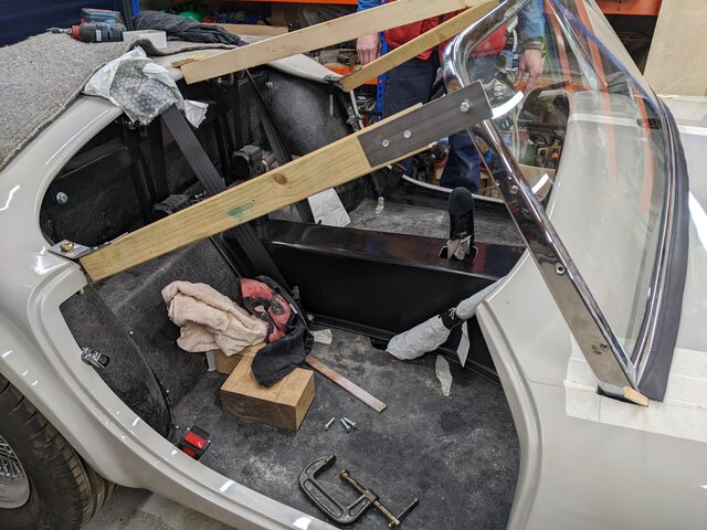 windscreen bracing